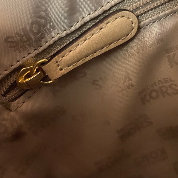 Michael Kors Pebbled Leather Camel Mini Hobo- Adjustable Strap. Goldtone Buckle - Picture 10 of 16